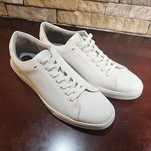 NWOT Kenneth Cole NewYork LEATHER Sneakers Shoes Men's Size 11.5 NEVER WORN